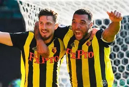 包含纽曼西亚后卫出色发挥，球队备受鼓舞的词条