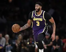 湖人击败火箭，詹姆斯取得双数据(湖人锁定两名中锋! 詹姆斯深情告白)